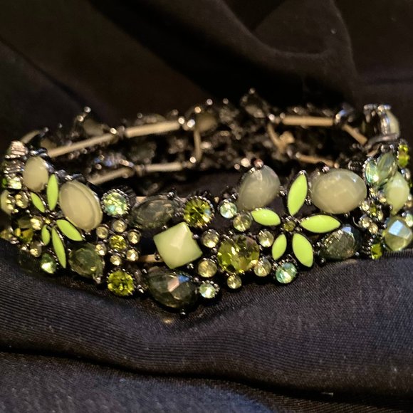 Olive green bling vintage style rhinestone bracelet - Picture 2 of 6